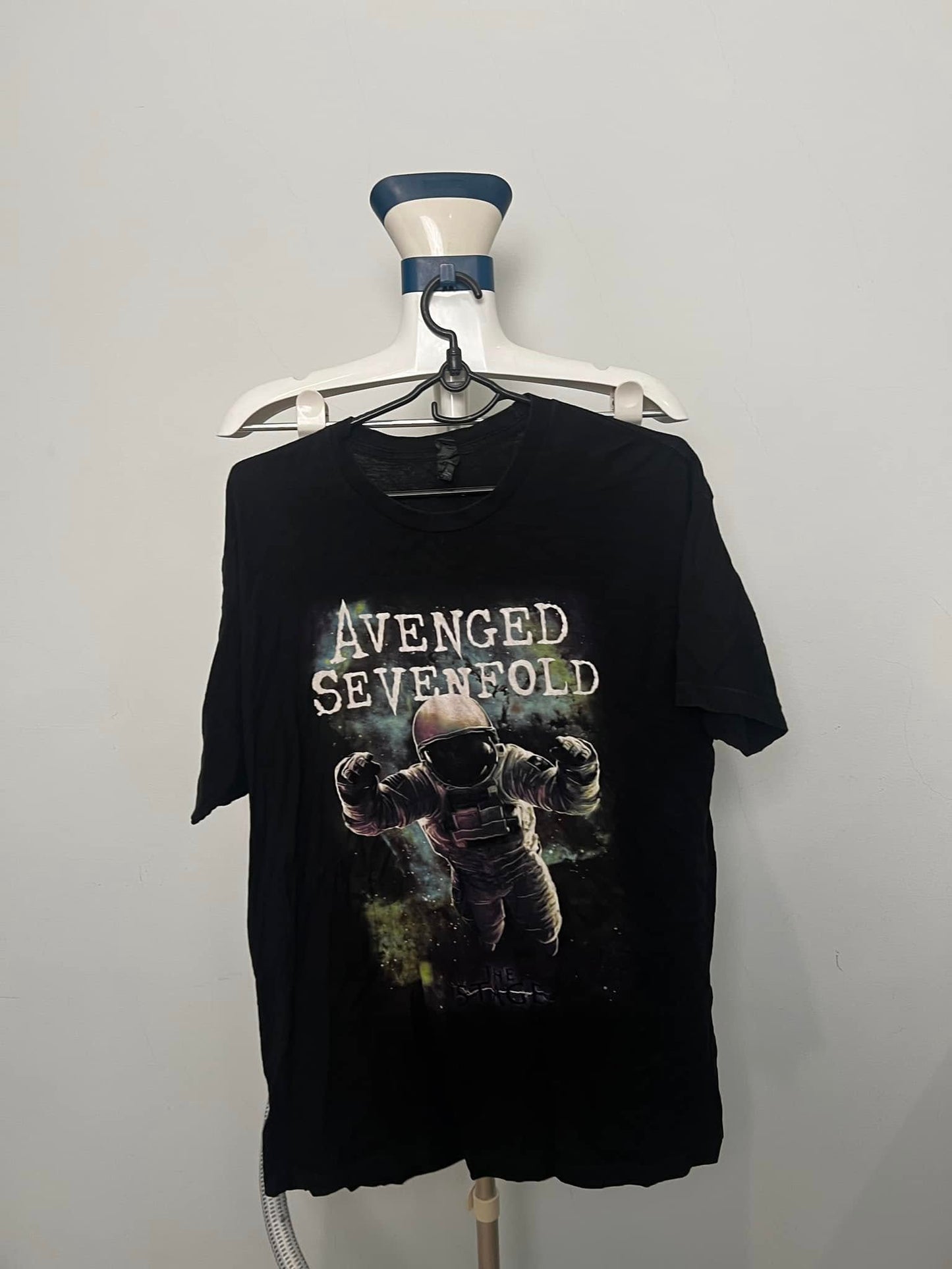 Áo chữ avenged